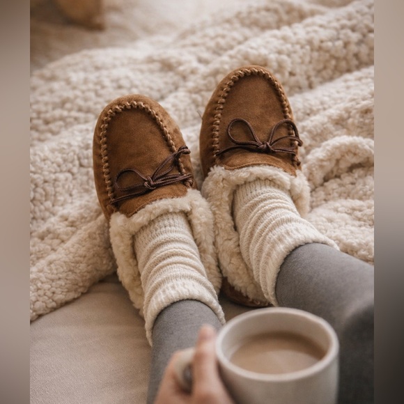 UGG Shoes - UGG Alina Sheepskin Moccasin Slippers Chestnut Cozy Fur Lined House Shoes US 7